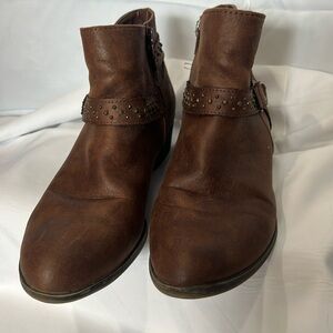 ANA brown zip ankle boots 7.5 M